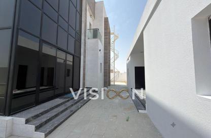 Villa - 5 - 6 for rent in Al Aweer 1 - Al Aweer - Dubai
