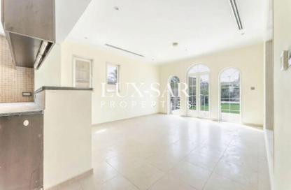 Villa - 3 Bedrooms - 4 Bathrooms for rent in District 5 - Jumeirah Park - Dubai