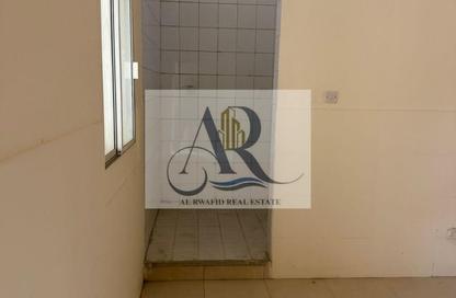 سكن عمال - استوديو - 8 حمامات للايجار في مبني علي موسى - الصجعة الصناعية - الصجعة - الشارقة