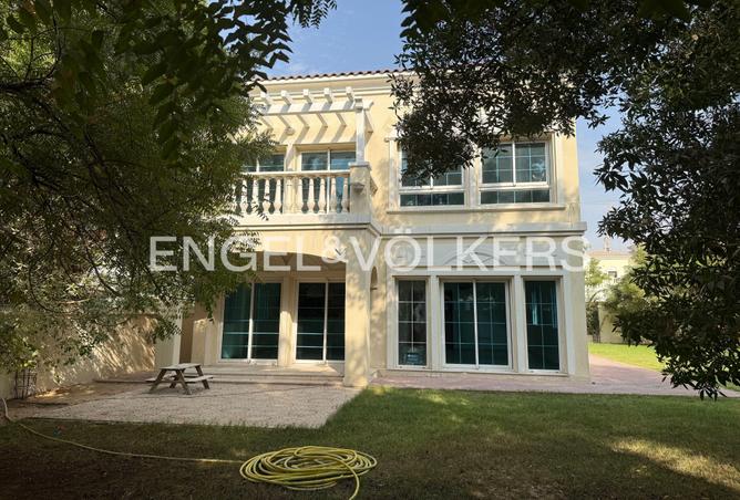 الموقع الداخلي | غير مفروش | حديقة فسيحة