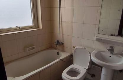 Apartment - 2 Bedrooms - 2 Bathrooms for rent in Al Khan - Sharjah