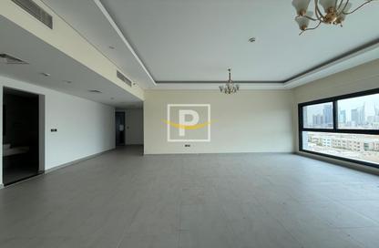 Apartment - 3 Bedrooms - 4 Bathrooms for rent in Al Hudaiba Mall - Al Hudaiba - Bur Dubai - Dubai