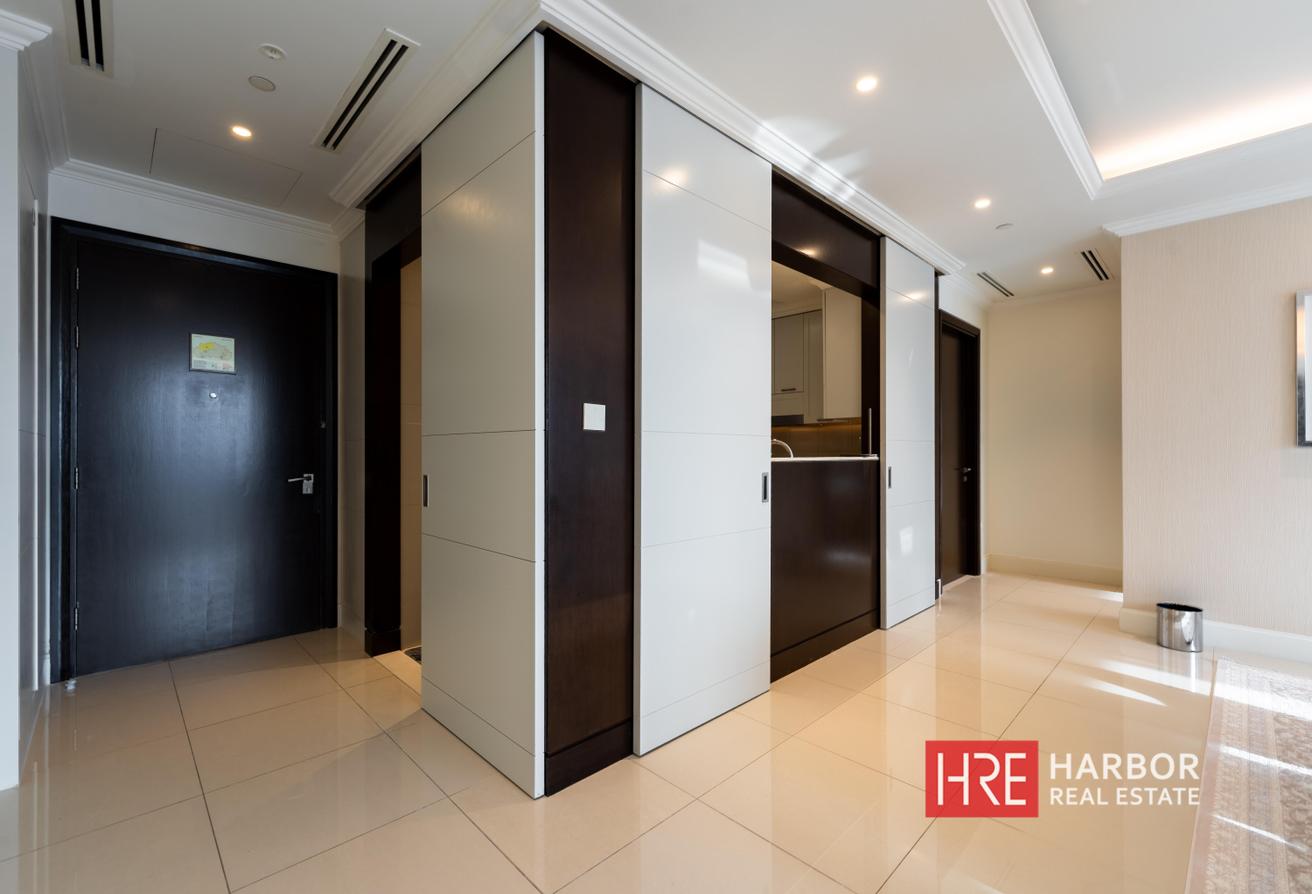 Iconic Fountain View | Prime Layout | Maids Room photo 13