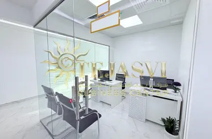 مكتب - غرفة نوم - 1 حمام للايجار في فاطمه محمد احمد بن سليمان - الرفاعة - بر دبي - دبي