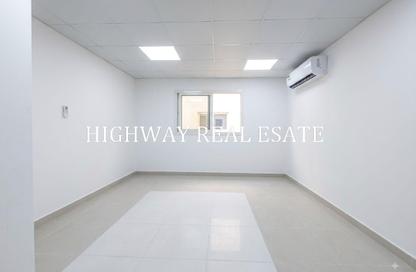 Apartment - Studio - 1 Bathroom for rent in Muwaileh 3 Building - Muwaileh - Sharjah