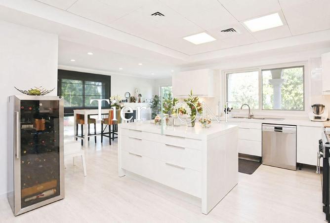 83668711 - Property Image 2