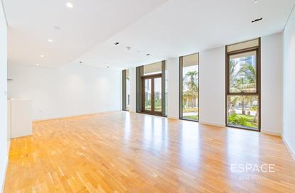 Apartment - 2 Bedrooms - 3 Bathrooms for sale in Bluewaters Residences Building 9 - Bluewaters Residences - Bluewaters - Dubai