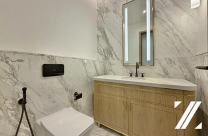 Apartment - 4 Bedrooms - 6 Bathrooms for rent in Jumeirah Living Business Bay - Business Bay - Dubai