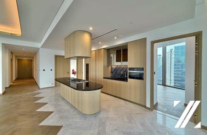 Apartment - 4 Bedrooms - 6 Bathrooms for rent in Jumeirah Living Business Bay - Business Bay - Dubai