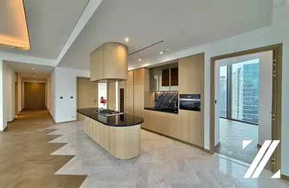 Apartment - 4 Bedrooms - 5 Bathrooms for rent in Jumeirah Living Business Bay - Business Bay - Dubai