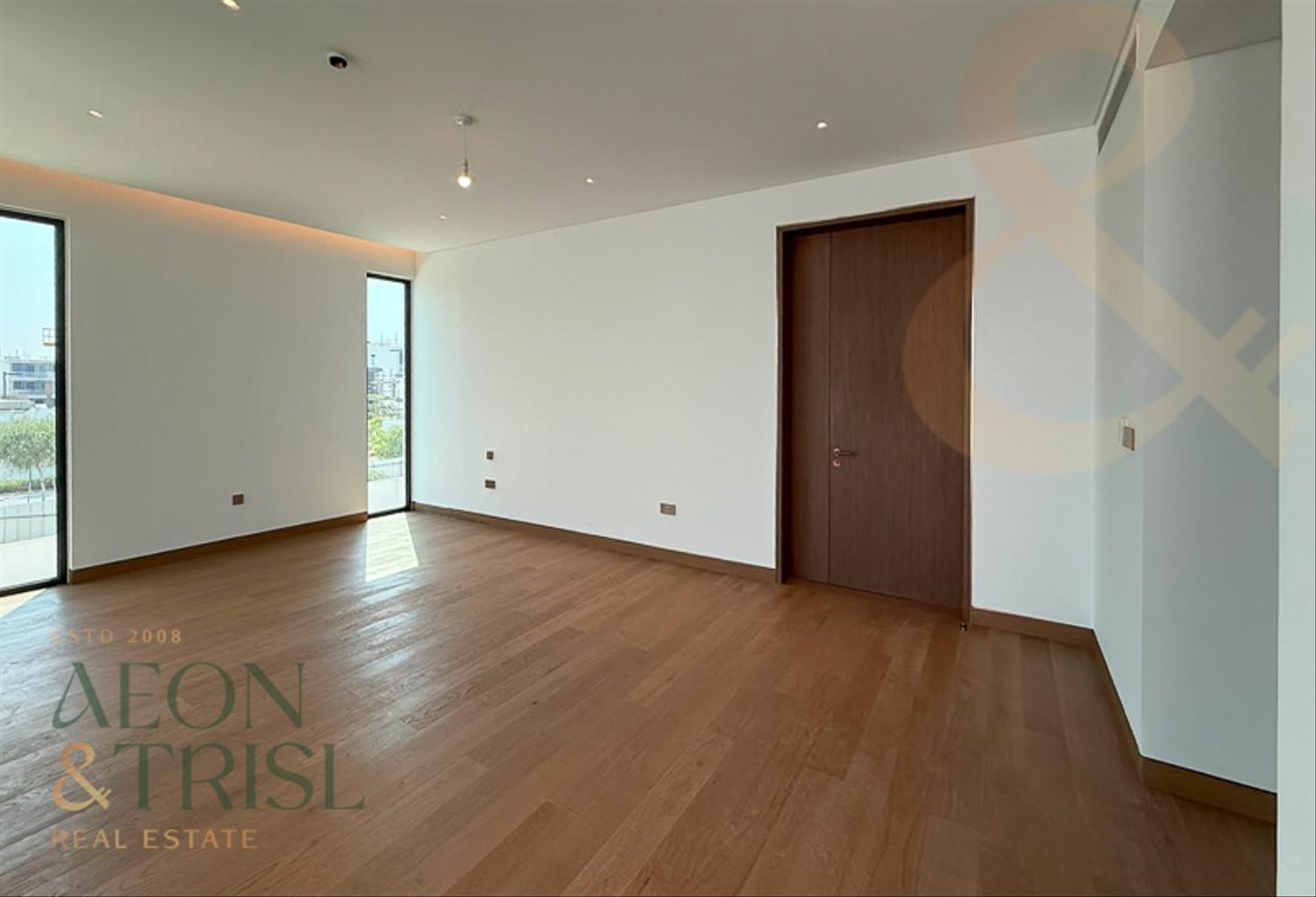 Luxurious Villa | Biggest Corner Plot | Single Row photo 21
