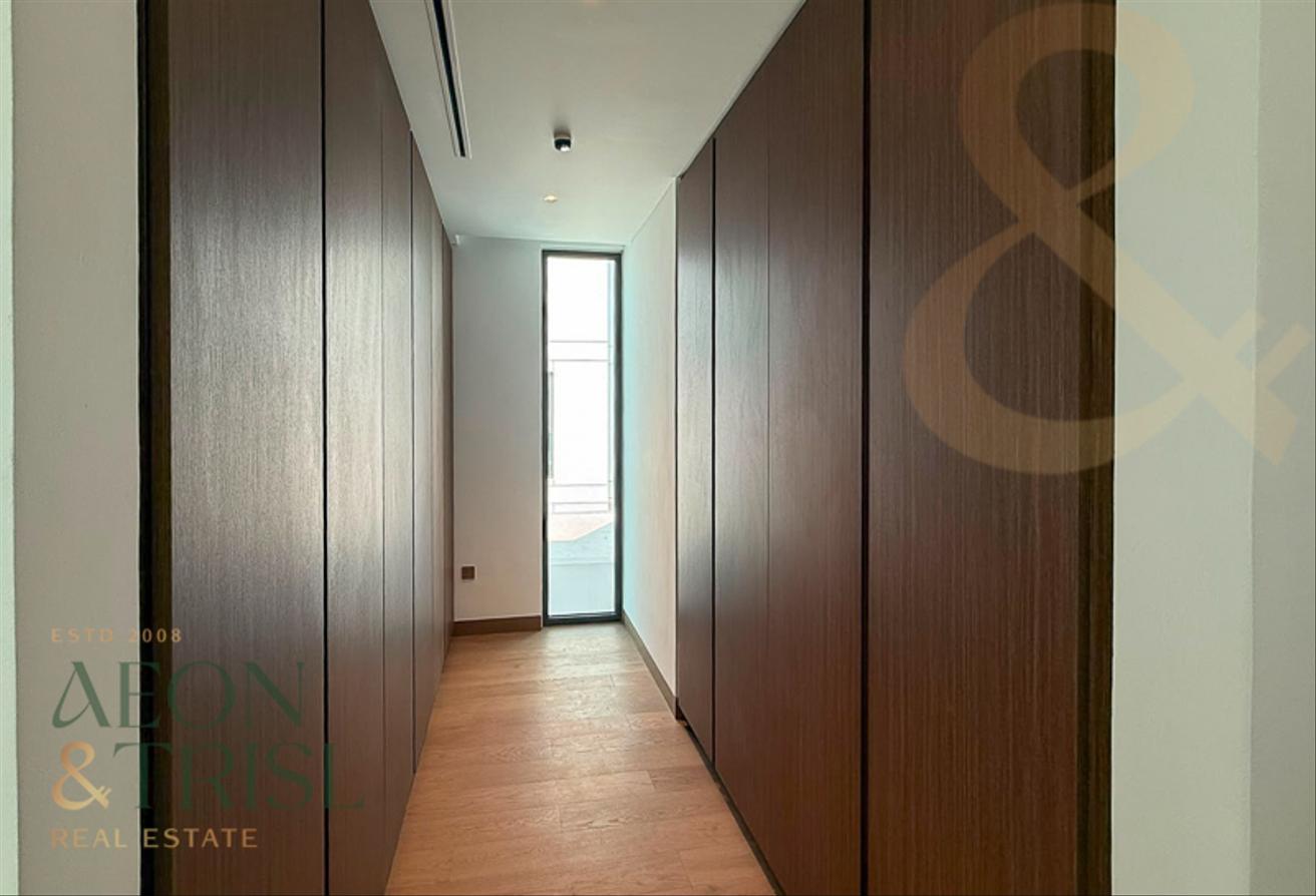 Luxurious Villa | Biggest Corner Plot | Single Row photo 5