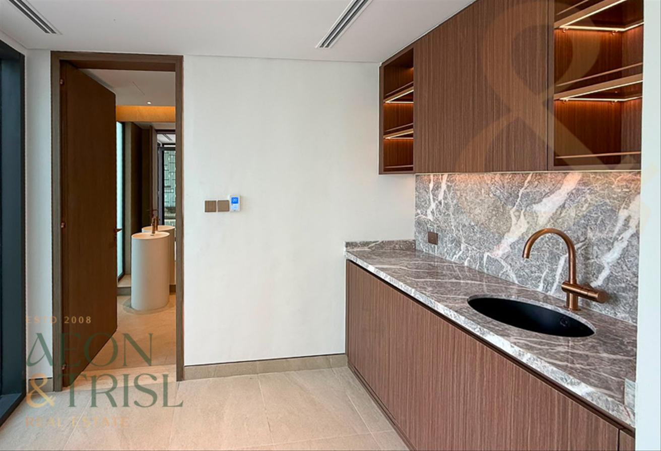 Luxurious Villa | Biggest Corner Plot | Single Row photo 10