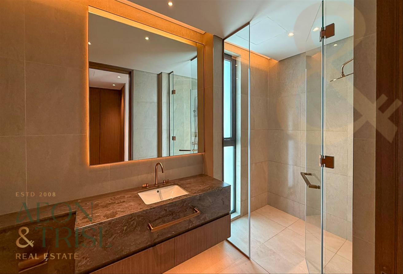 Luxurious Villa | Biggest Corner Plot | Single Row photo 17