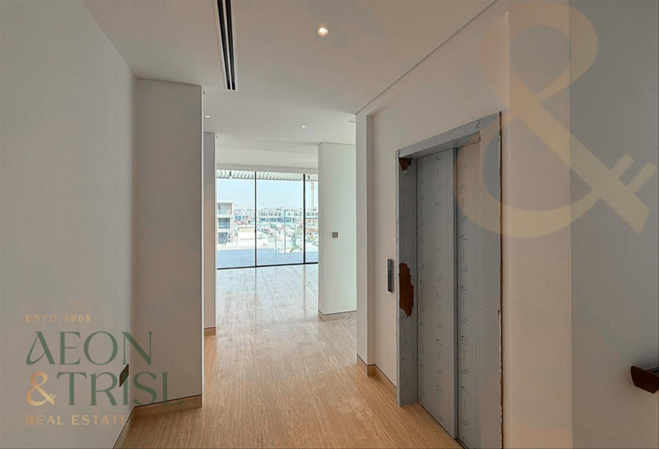Luxurious Villa | Biggest Corner Plot | Single Row photo 13