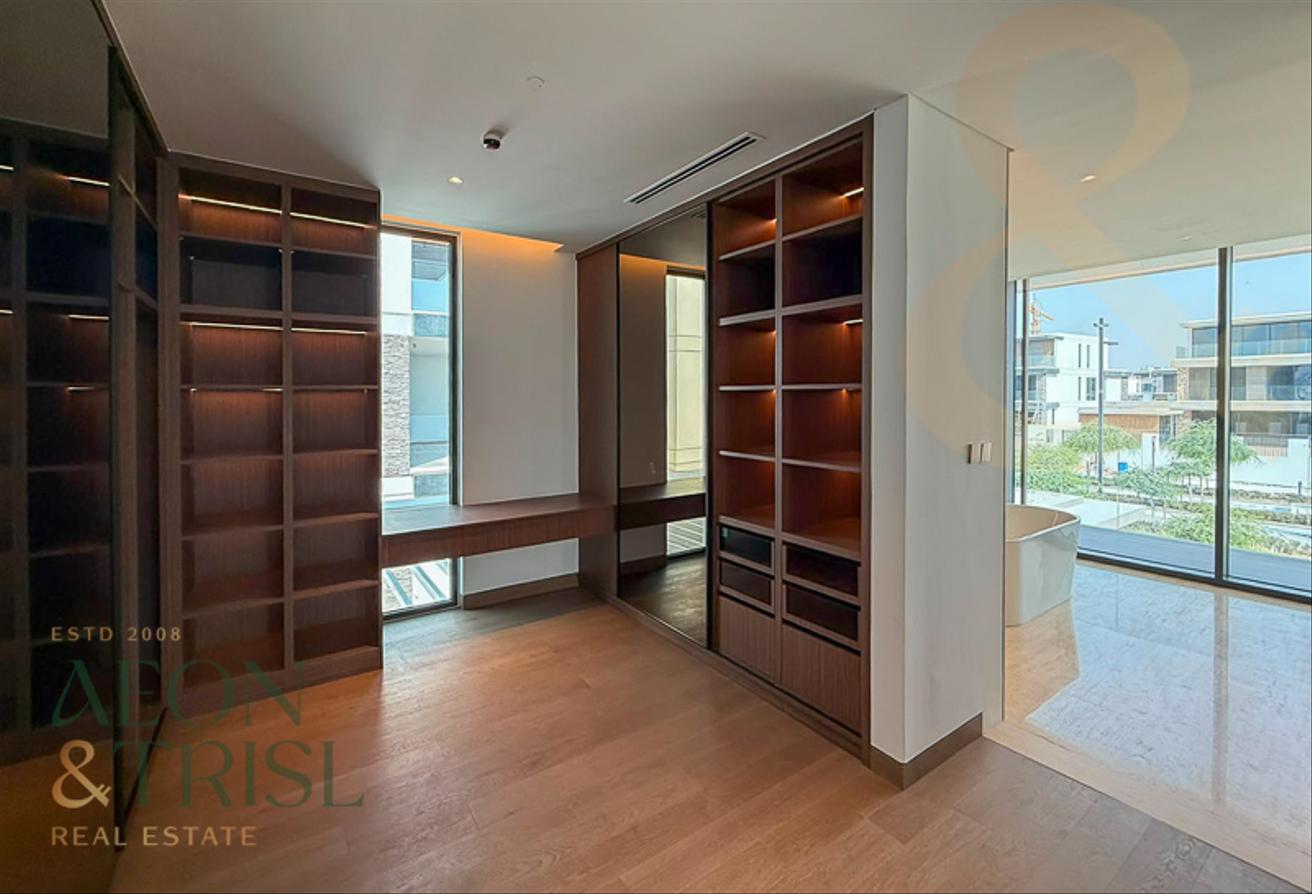 Luxurious Villa | Biggest Corner Plot | Single Row photo 9