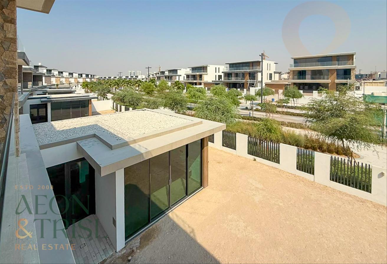 Luxurious Villa | Biggest Corner Plot | Single Row photo 22