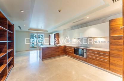 Apartment - 4 Bedrooms - 7 Bathrooms for rent in Marina Residences 1 - Marina Residences - Palm Jumeirah - Dubai