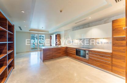 Apartment - 4 Bedrooms - 7 Bathrooms for rent in Marina Residences 1 - Marina Residences - Palm Jumeirah - Dubai Apartment - 4 Bedrooms - 7 Bathrooms for rent in Marina Residences 1 - Marina Residences - Palm Jumeirah - Dubai