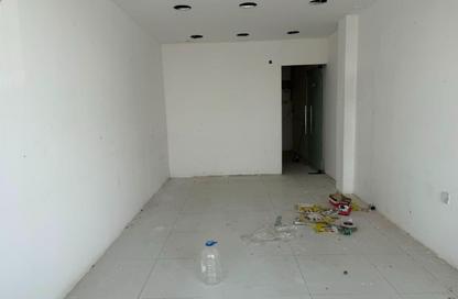 Shop - Studio for rent in Al Khezamia - Mughaidir - Sharjah