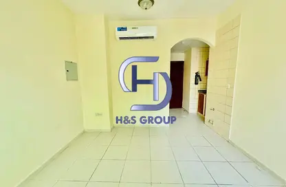 شقة - 1 حمام للايجار في طريق فاير ستاشن - مويلح - الشارقة