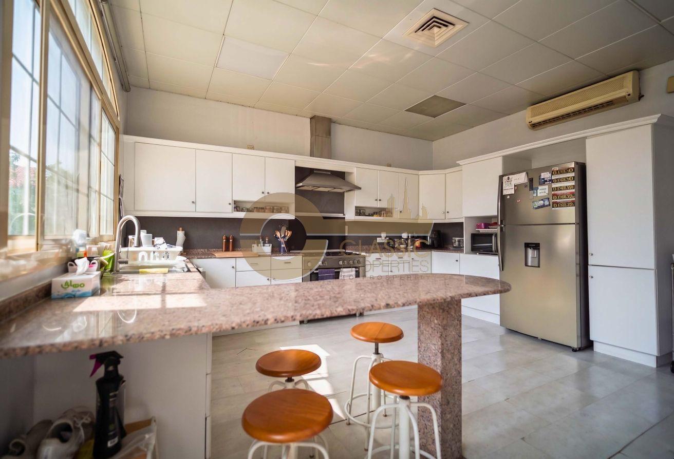 SPACIOUS 4BR + MAID | SHARED POOL | NEAR BEACH photo 7