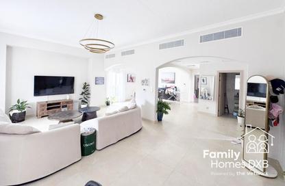 Villa - 3 Bedrooms - 3 Bathrooms for rent in Meadows 1 - Meadows - Dubai
