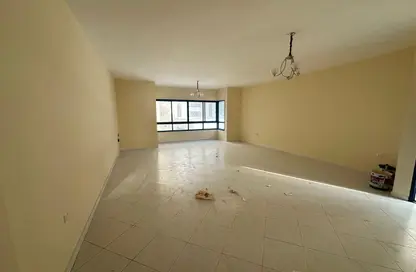 Apartment - 3 Bedrooms - 3 Bathrooms for rent in Ameer Bu Khamseen Tower - Al Majaz 3 - Al Majaz - Sharjah