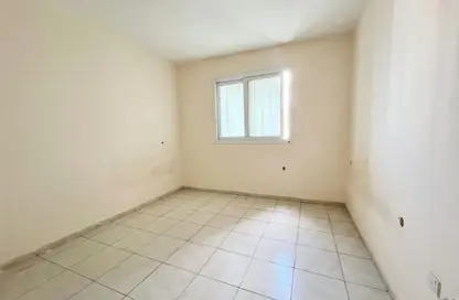 Apartment - 2 Bedrooms - 2 Bathrooms for rent in Al Qulaya'ah - Al Sharq - Sharjah