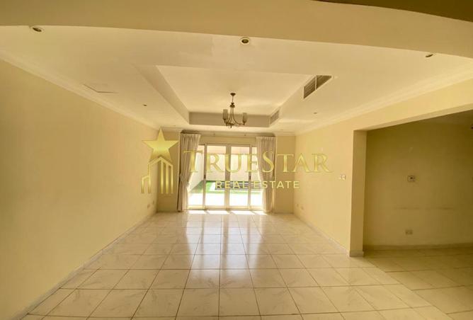 73874829 - Property Image 2