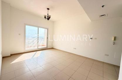 Apartment - 3 Bedrooms - 3 Bathrooms for rent in Tala 1 - Queue Point - Liwan - Dubai