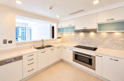 Apartment - 3 - 4 for rent in Marina Residences 6 - Marina Residences - Palm Jumeirah - Dubai