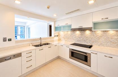 Apartment - 3 - 4 for rent in Marina Residences 6 - Marina Residences - Palm Jumeirah - Dubai