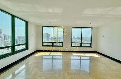 Apartment - 3 Bedrooms - 4 Bathrooms for rent in Liwa Centre Tower 2 - Liwa Centre Towers - Hamdan Street - Abu Dhabi