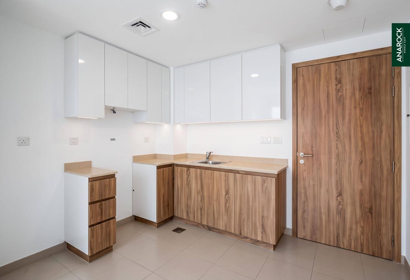 Fully Furnished | Pool View | Ready To Move photo 5