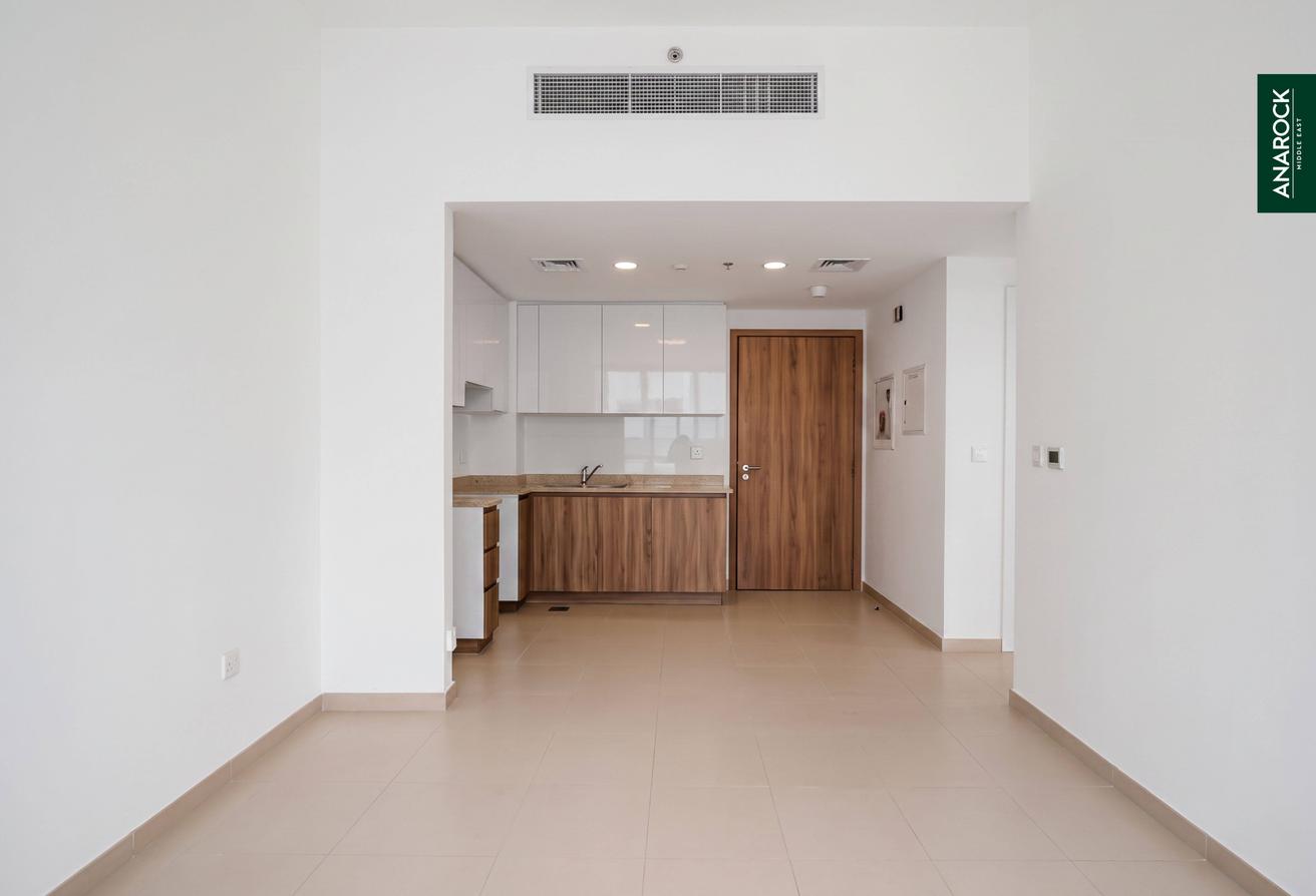 Fully Furnished | Pool View | Ready To Move photo 4