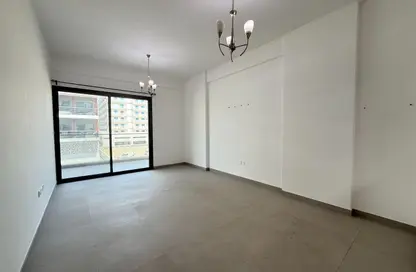 شقة - غرفة نوم - 2 حمامات للايجار في مبنى مرموق - المدينة العالمية المرحلة 2 - 4 الورسان - الورسان - دبي