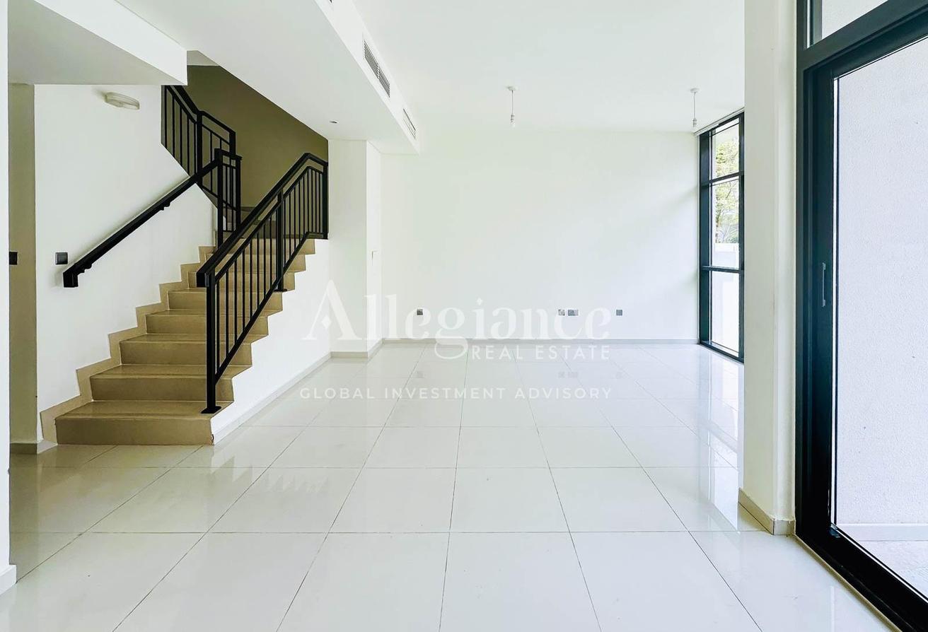 Spacious 3BR + Multipurpose Room | Private Garden photo 3