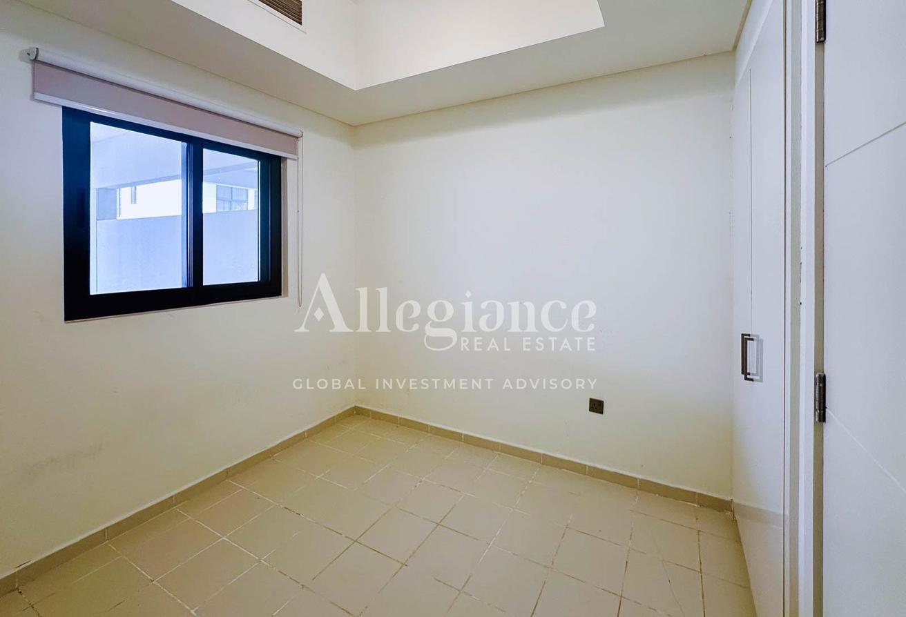 Spacious 3BR + Multipurpose Room | Private Garden photo 17