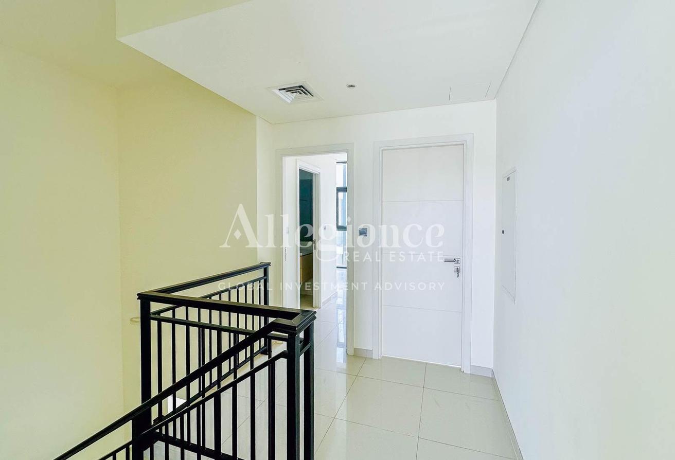 Spacious 3BR + Multipurpose Room | Private Garden photo 11