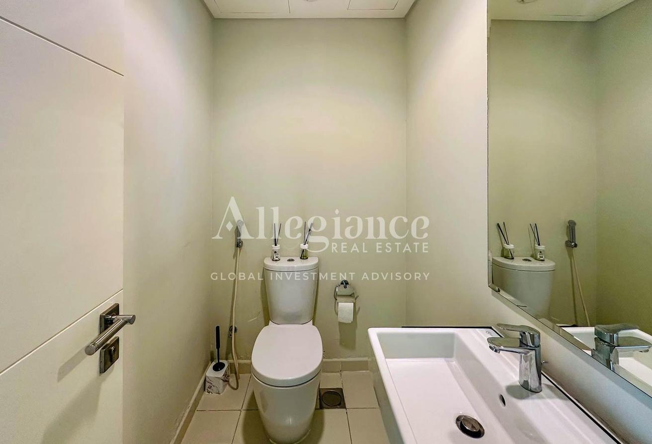 Spacious 3BR + Multipurpose Room | Private Garden photo 9