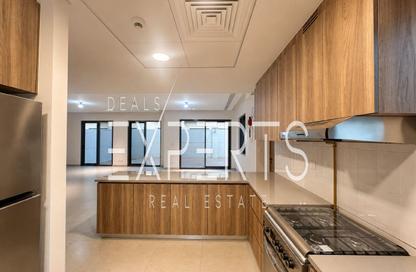 Townhouse - 3 - 4 for rent in Bloom Living - Zayed City (Khalifa City C) - Khalifa City - Abu Dhabi
