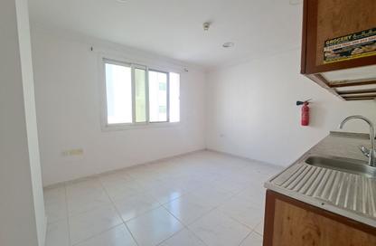 Apartment - Studio - 1 for rent in Fire Station Road - Muwaileh - Sharjah