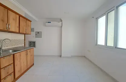 Apartment - 1 Bathroom for rent in Fire Station Road - Muwaileh - Sharjah