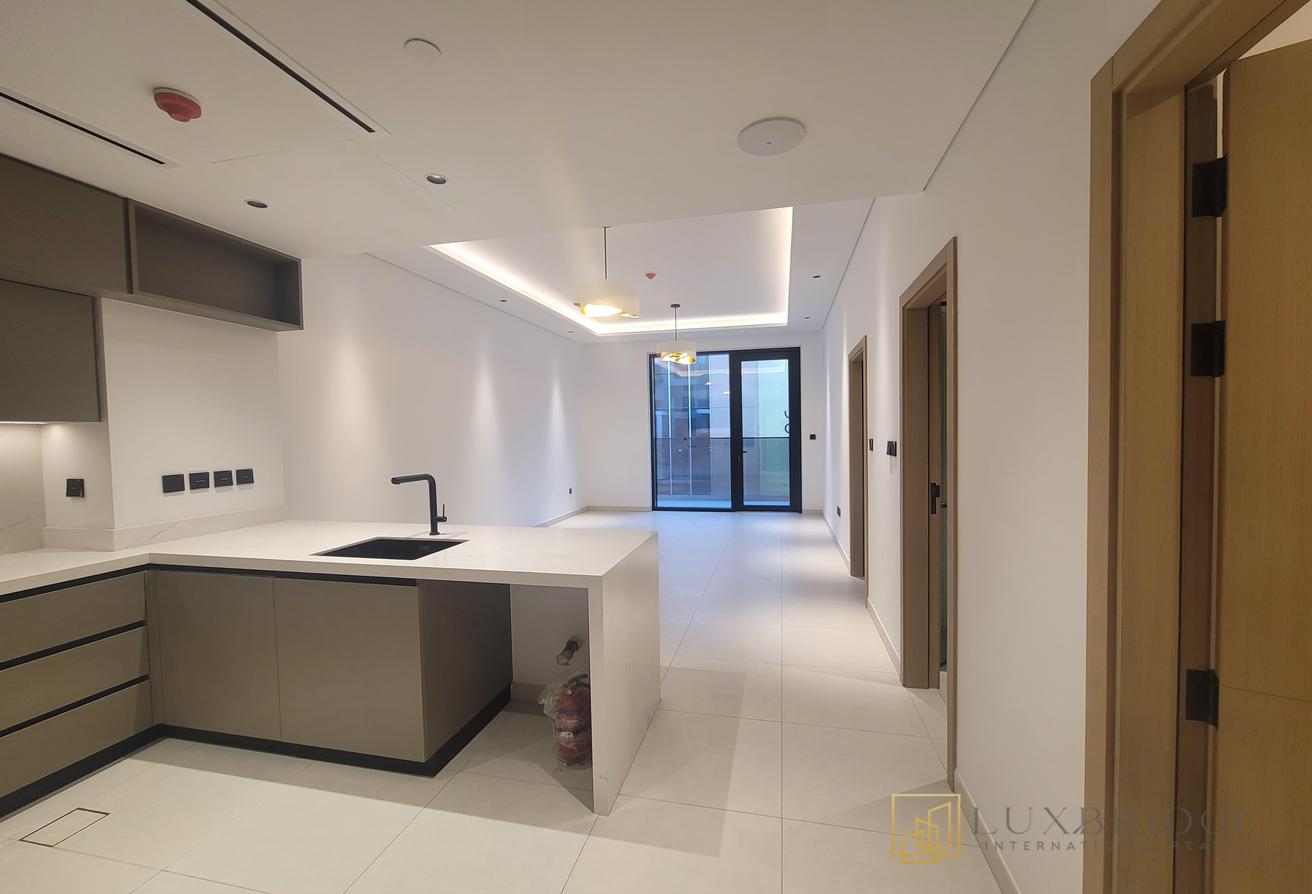 Modern One bedroom | Study Room | Unfurnished photo 3