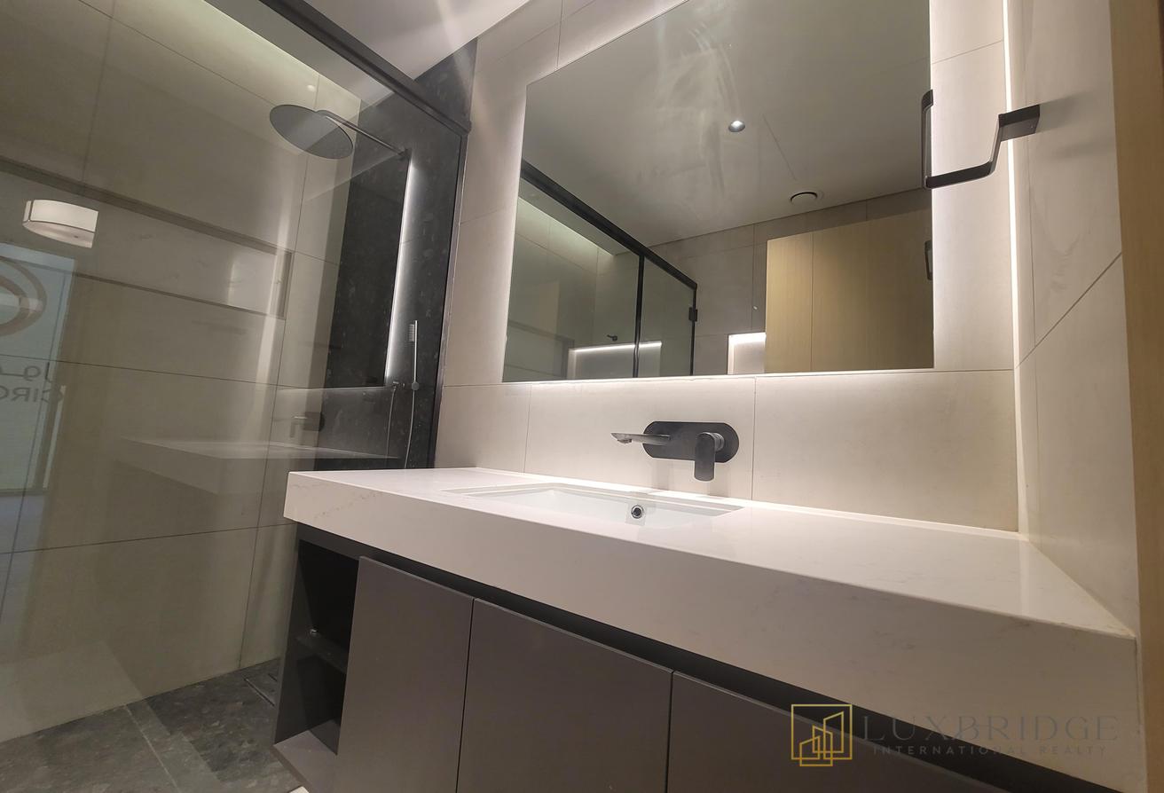 Modern One bedroom | Study Room | Unfurnished photo 11