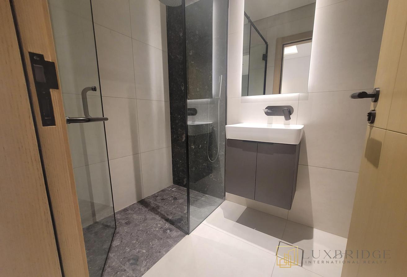 Modern One bedroom | Study Room | Unfurnished photo 12