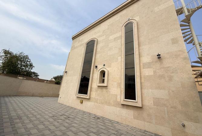 76982867 - Property Image 3