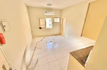 شقة - 1 حمام للايجار في طريق فاير ستاشن - مويلح - الشارقة