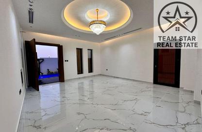 Villa - 4 - 5 for rent in Al Zaheya Gardens - Al Zahya - Ajman